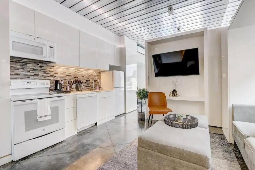Kcm Mikros Smart Apartments 8 كليفلاند المظهر الخارجي الصورة