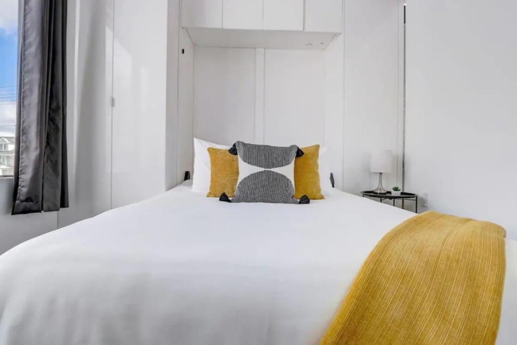 Kcm Mikros Smart Apartments 8 كليفلاند المظهر الخارجي الصورة